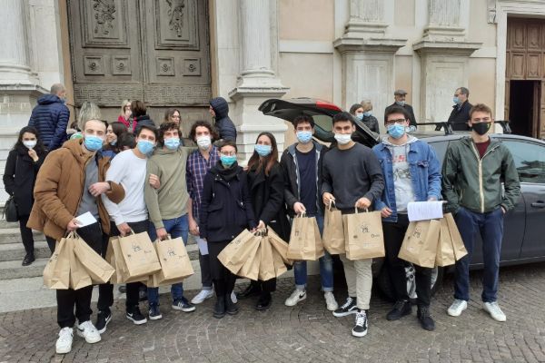 1627381372-foto ragazzi (1)
